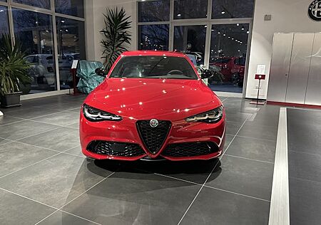 Alfa Romeo Giulia 2.0 Turbo 16V 206kW AT8-Q4 Veloce 4 Türen