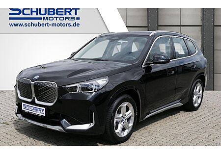 BMW iX1 xDrive30 5 Türen