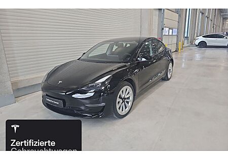 Tesla Model 3 Hinterradantrieb RWD Long Range 4 Türen