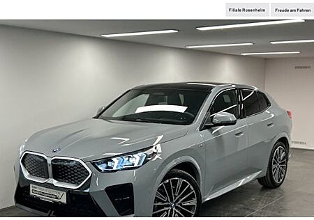 BMW iX2 xDrive30 5 Türen