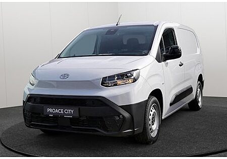 Toyota Pro Ace 1,5-l-D-4D 75kW L2 Meister 4 Türen