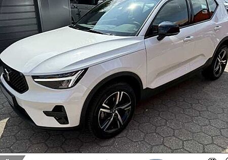 Volvo XC 40 T2 Plus Dark Auto 5 Türen