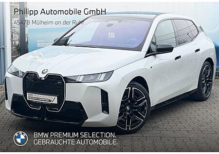 BMW iX M70 5 Türen