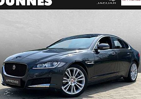 Jaguar XF 30d 300PS Portfolio Automatik 4 Türen