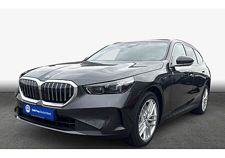 BMW 5er 530e xDrive Touring A 5 Türen