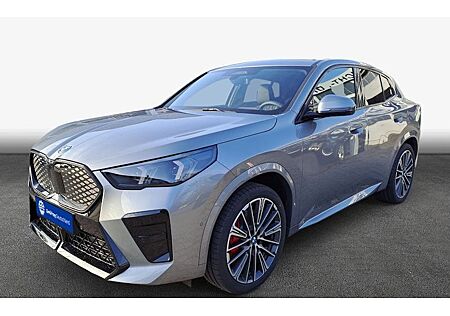 BMW iX2 xDrive30 5 Türen