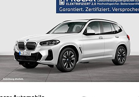 BMW iX3 INSPIRING 5 Türen