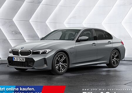 BMW 3er 330e Touring M Sport Automatic 5 Türen