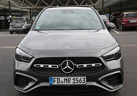 Mercedes-Benz GLA 200 DCT 5 Türen