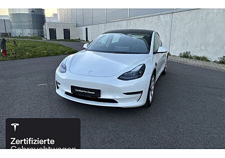 Tesla Model 3 Hinterradantrieb RWD Long Range 4 Türen