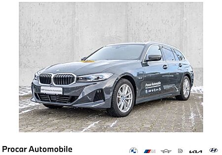 BMW 3er 330e xDrive Touring Automatic 5 Türen
