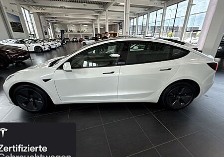 Tesla Model 3 Hinterradantrieb RWD 4 Türen