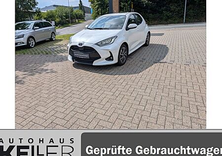 Toyota Yaris 1.5-l-VVT-i Hybrid 116 CVT Team Deutschl 5 Türen