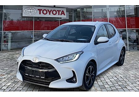 Toyota Yaris 1.5-l-VVT-i Hybrid 116 CVT Team Deutschl 5 Türen