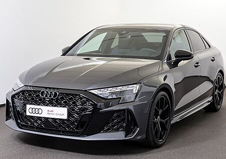 Audi RS3 2.5 TFSI S tronic quattro 4 Türen