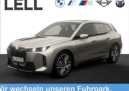BMW iX xDrive45 5 Türen