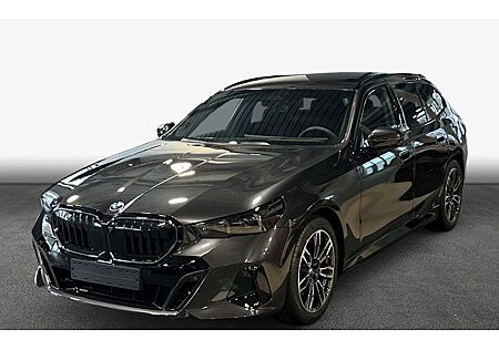 BMW 5er 540d xDrive Touring A 5 Türen