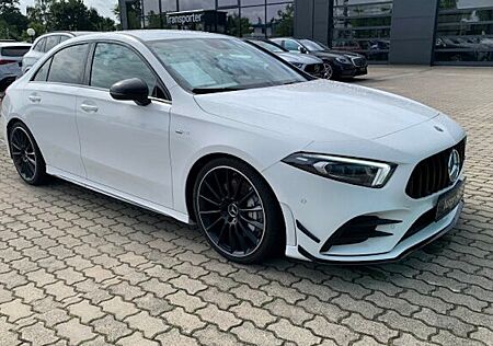 Mercedes-Benz A 35 AMG Mercedes-AMG A 35 4MATIC DCT 5 Türen