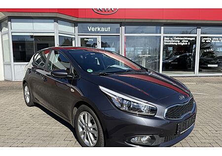 Kia Cee'd 1.4 CVVT Vision 5 Türen