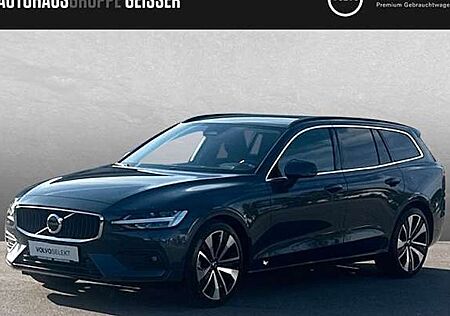 Volvo V60 B4 DCT Core 5 Türen
