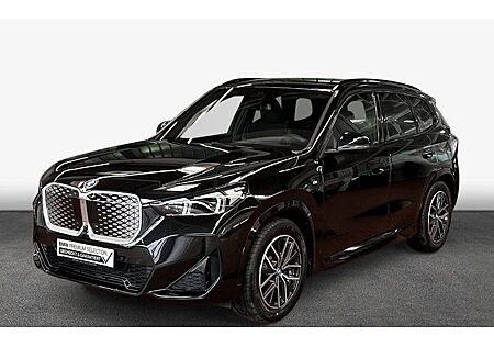 BMW iX1 xDrive30 5 Türen