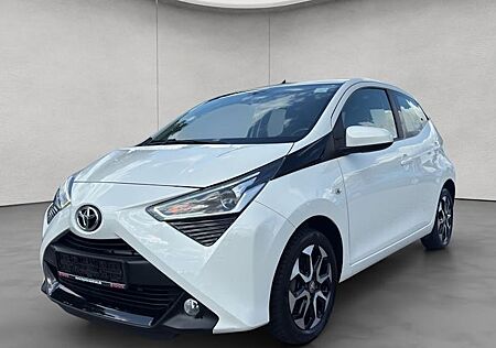 Toyota Aygo 1,0-l-VVT-i x-play club 5 Türen