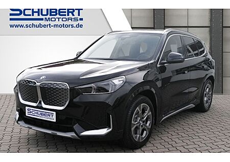 BMW iX1 xDrive30 5 Türen