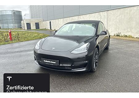 Tesla Model 3 Allradantrieb mit Dualmotor Performance 4 Türen