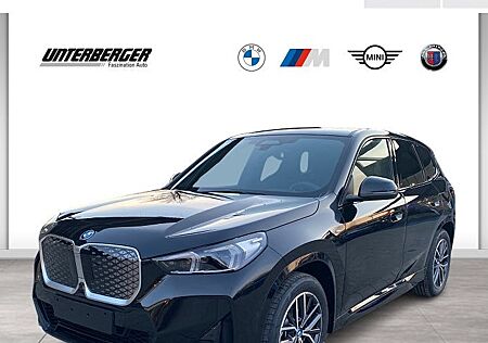 BMW iX1 xDrive30 5 Türen