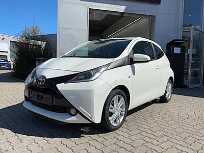 Toyota Aygo 1,0-l-VVT-i x-play touch 5 Türen