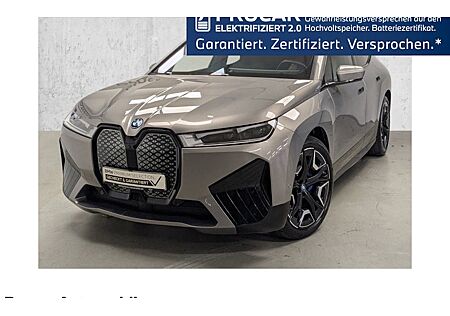 BMW iX xDrive45 5 Türen
