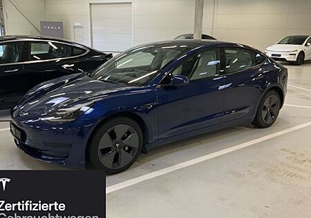 Tesla Model 3 Hinterradantrieb RWD 4 Türen