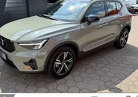 Volvo XC 40 T2 Plus Dark Auto 5 Türen