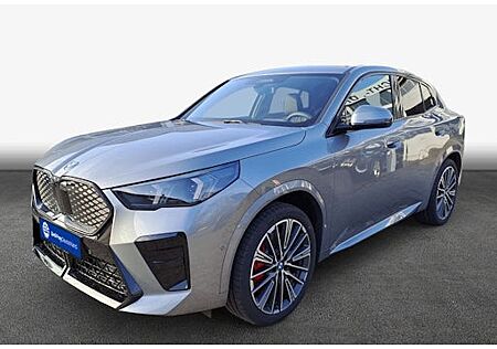BMW iX2 xDrive30 5 Türen