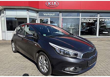 Kia Cee'd 1.4 CVVT Vision 5 Türen