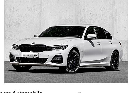 BMW 3er 330e M Sport Automatik 4 Türen