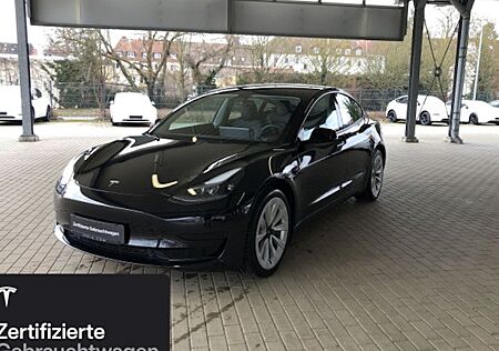 Tesla Model 3 Hinterradantrieb RWD 4 Türen