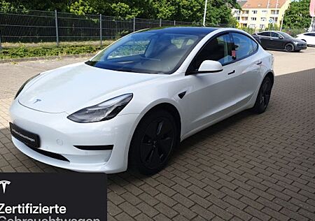 Tesla Model 3 Hinterradantrieb RWD 4 Türen