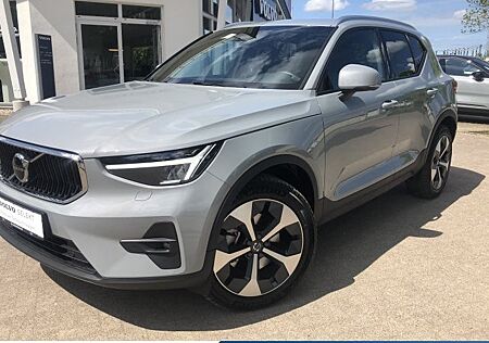 Volvo XC 40 B3 Core DCT 5 Türen