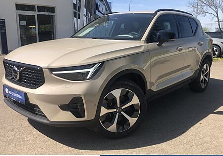 Volvo XC 40 B3 Plus Dark DCT 5 Türen