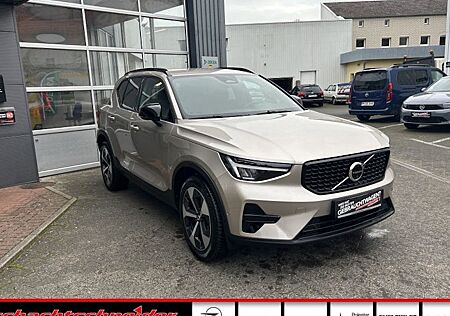 Volvo XC 40 B3 Plus Dark DCT 5 Türen