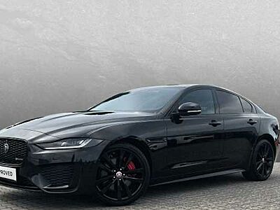 Jaguar XE D200 R-DYNAMIC BLACK AWD 4 Türen