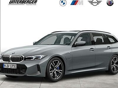 BMW 3er 330e xDrive Touring Automatic 5 Türen