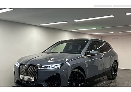 BMW iX M60 5 Türen