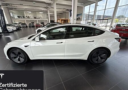 Tesla Model 3 Hinterradantrieb RWD 4 Türen
