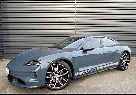 Porsche Taycan - 4 Türen