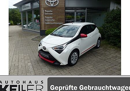 Toyota Aygo 1,0-l-VVT-i x-play 5 Türen