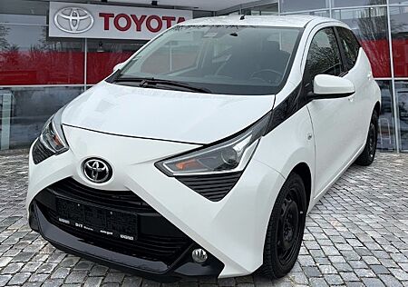 Toyota Aygo 1,0-l-VVT-i x-play 5 Türen