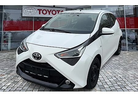 Toyota Aygo 1,0-l-VVT-i x-play 5 Türen