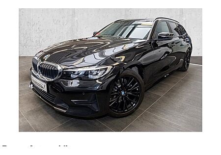 BMW 3er 320i Touring Advantage Auto 5 Türen